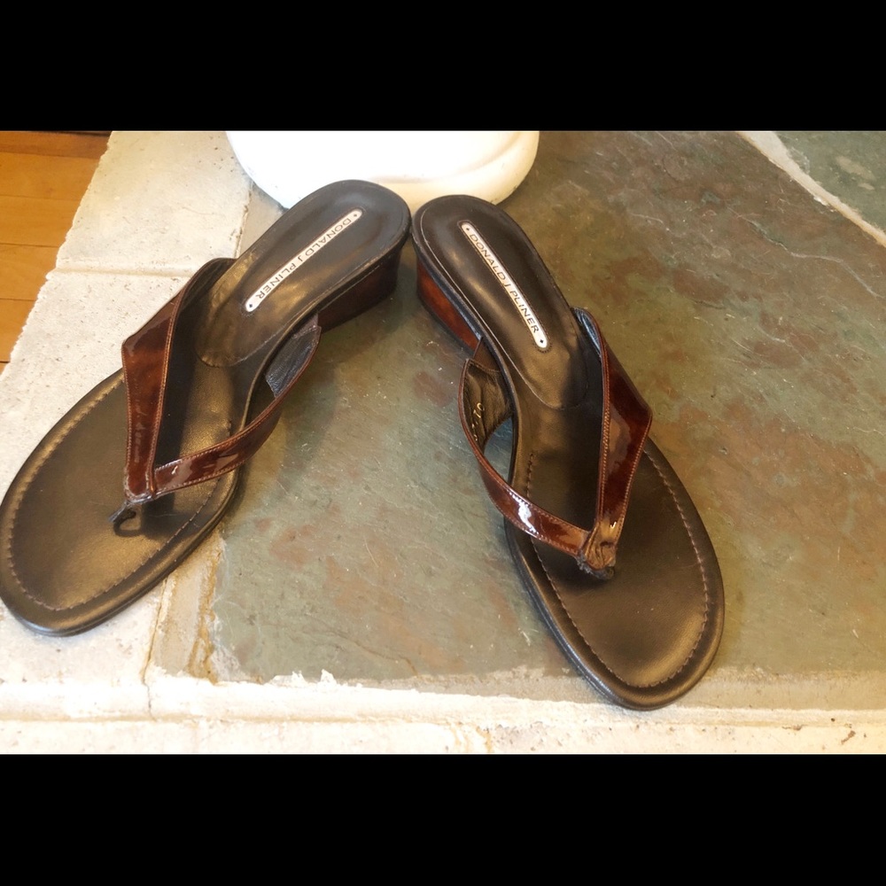 Donald J. Pliner thong heels